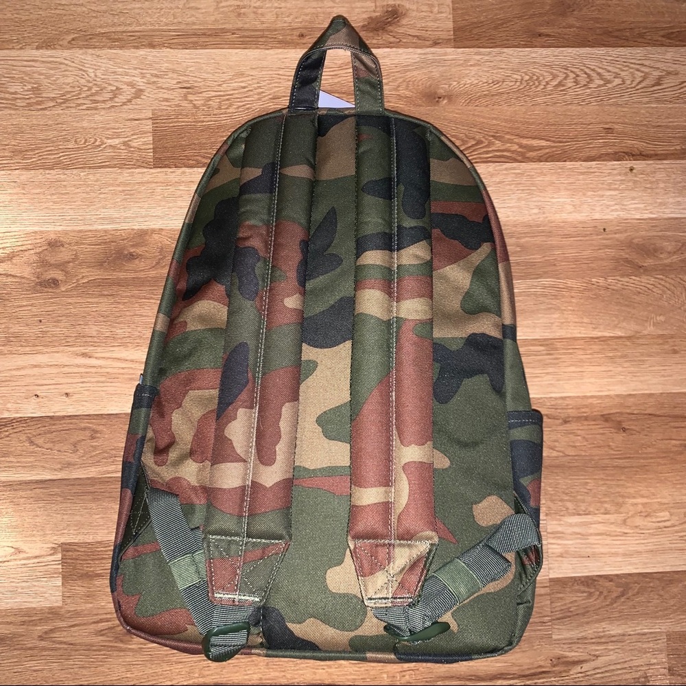 Herschel Supply Co. Camo Classic XL Backpack - Picture 3 of 8
